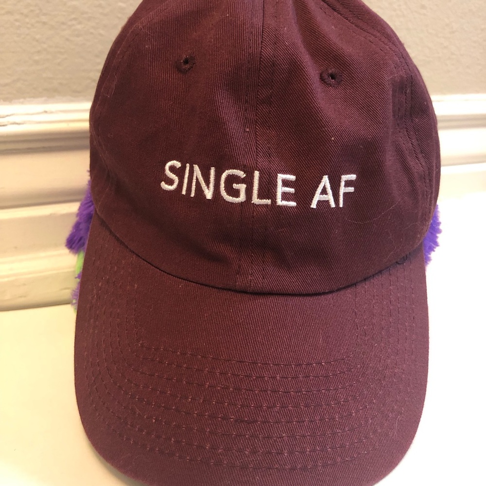 Spencer’s brand das hat. “Single af” perfect for any summer party or show!